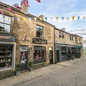 the-attic-keighley.yorkshirehotels.net/
