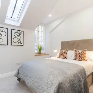 Holiday home Dragon - Yukina - 2 Bed Centre House With Garden, Edinburgh